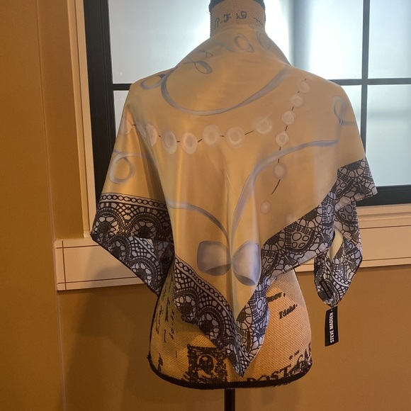 Steve Madden NWt Satin Square Scarf. 35x35" - Picture 2 of 3